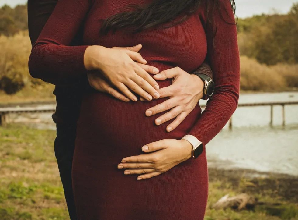 月经提前和月经推迟，哪种更影响好孕？两者原因一样吗？
