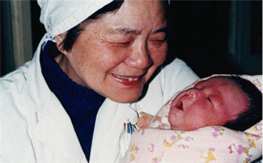 著名试管婴儿之母(不进母体试管婴儿)