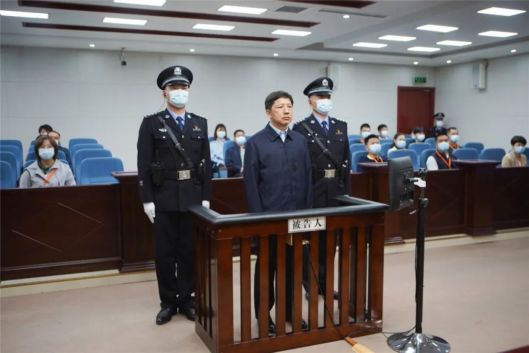 重庆市政府原副市长、市公安局原局长邓恢林受贿案一审宣判
