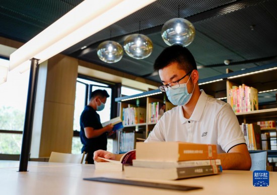 重庆江北：森林公园里的公共图书馆正式开馆
