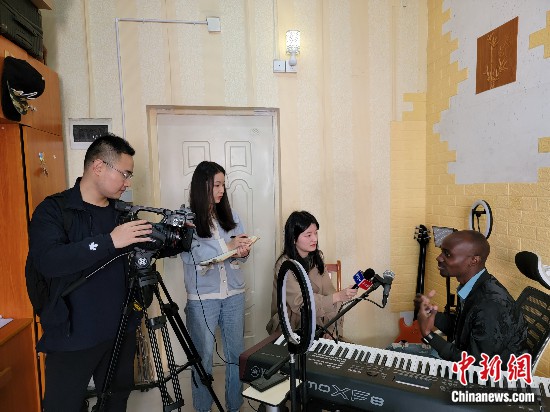 在华留学生组建“一带一路”乐队：想把中国唱给世界听