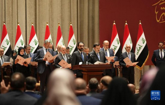 伊拉克新一届内阁获得议会信任投票