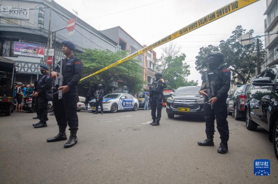 印尼一警局发生爆炸袭击致两人死亡