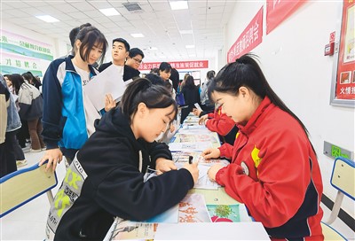 在戈壁滩上安居乐业（新气象 新作为）
