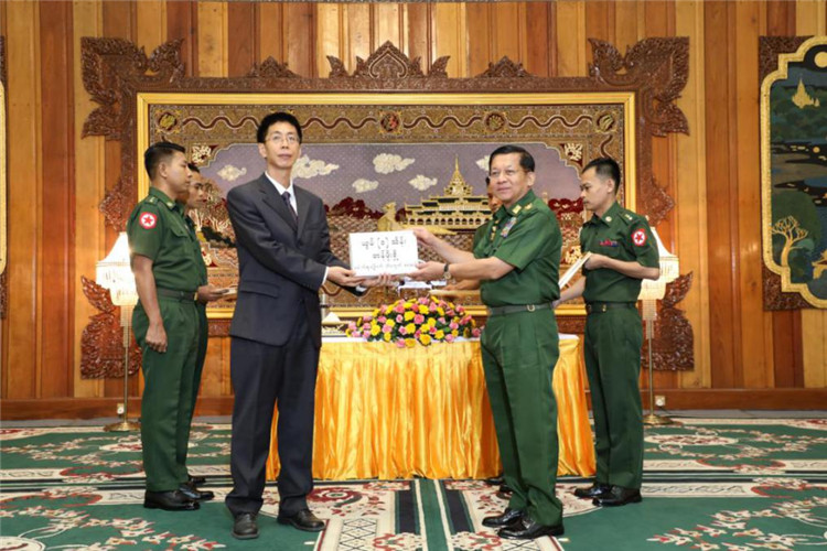 中国驻缅甸大使馆向缅甸捐赠救灾物资