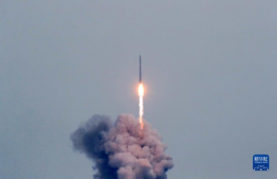 韩国自研运载火箭载星发射成功