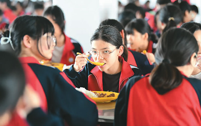 中国积极守护儿童健康成长(健康中国 奋发有为)