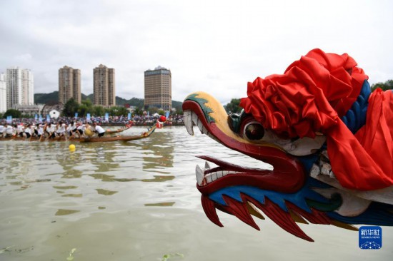 龙舟竞渡