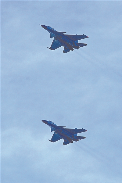 海军航空大学某基地组织飞行训练