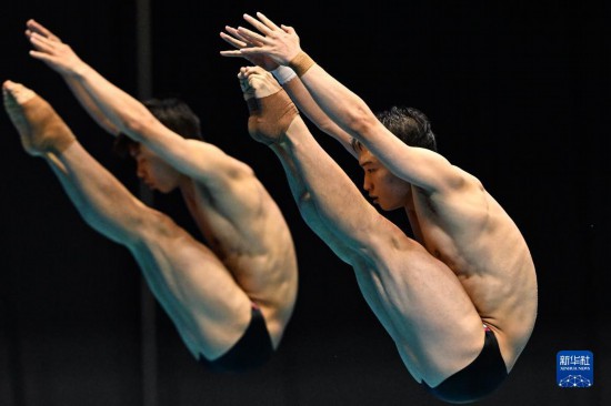 游泳世锦赛男子双人3米板决赛：龙道一/王宗源夺冠