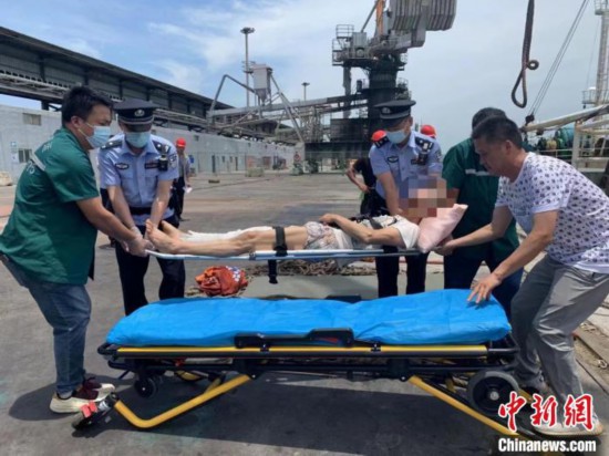 福清出入境边防检查站开辟绿色通道 救助受伤海员