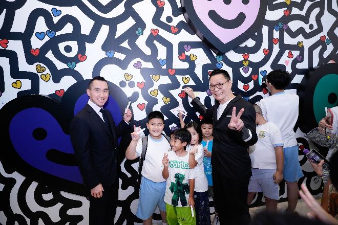 “涂鸦先生”四件全球首发大型艺术装置澳门展出