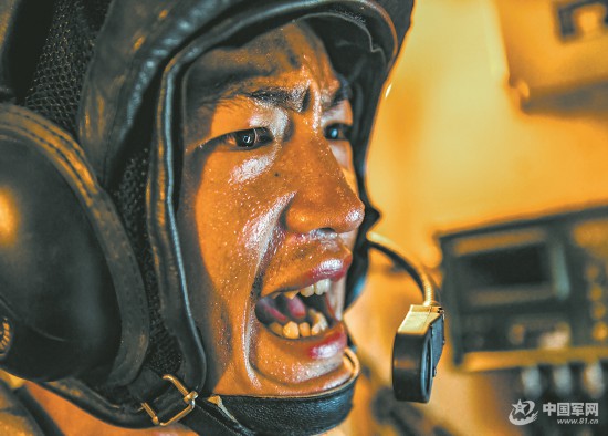 力挽长弓射“天狼”！陆军某合成旅开展协同打击演练