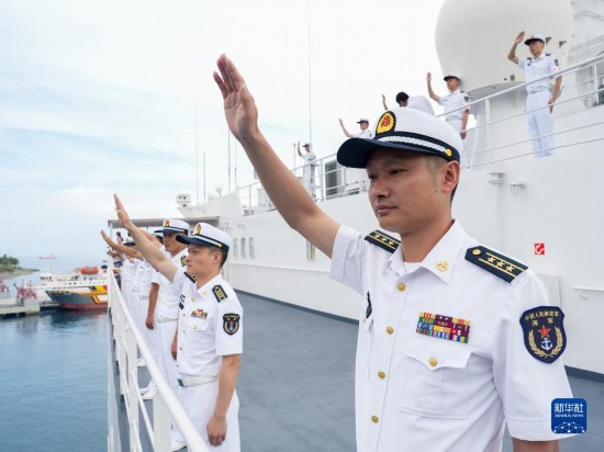 中国海军“和平方舟”号医院船结束访问东帝汶启程回国