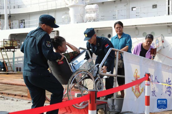 中国海军“和平方舟”号医院船结束访问东帝汶启程回国