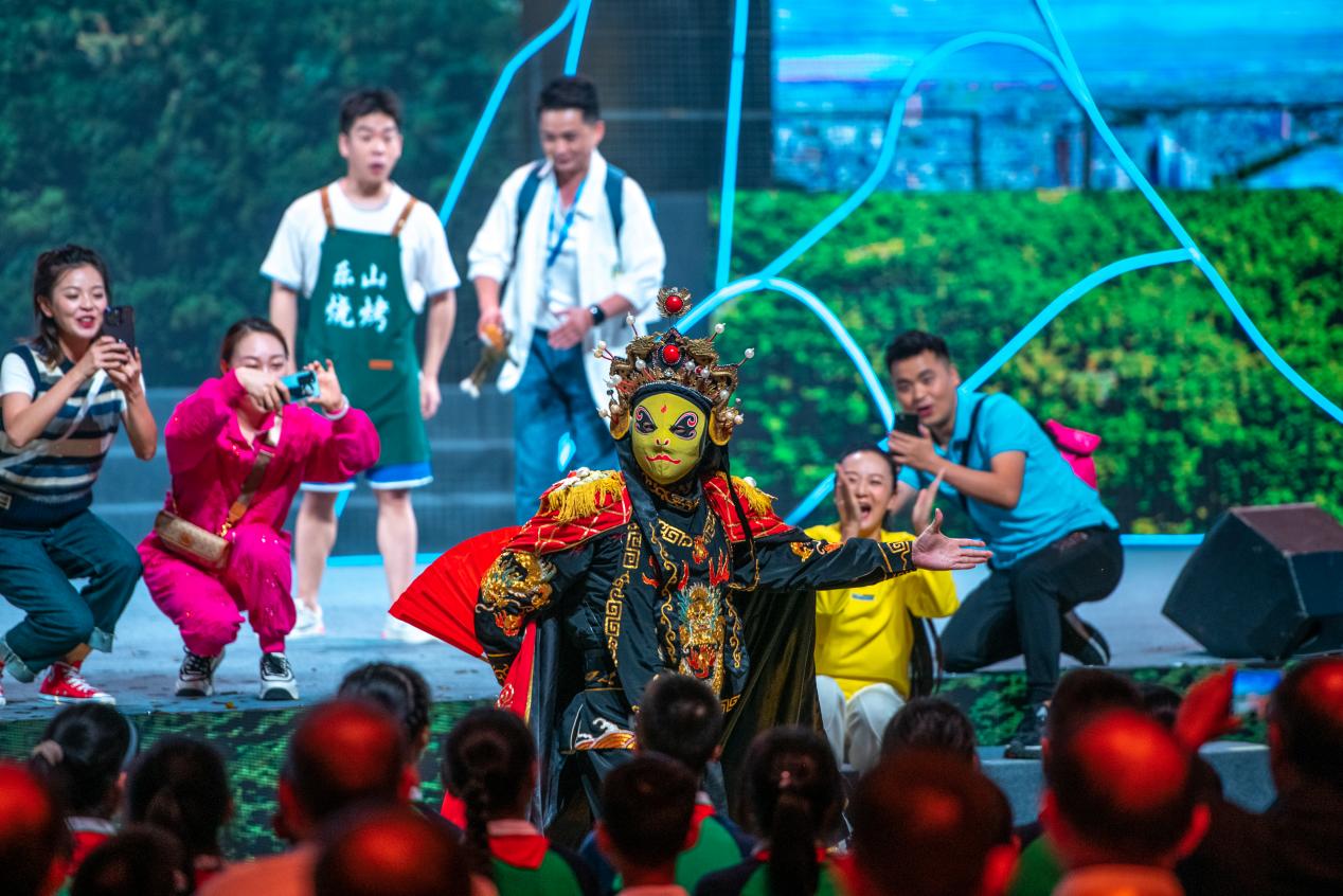 名家云集佳作荟萃 第十一届中国曲艺节在四川开幕