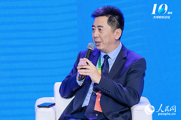 洪军：激发创新活力，为拔尖创新人才打造专属的人文、学习、科创、实践生态