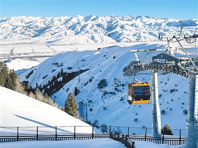 雪满天山路 文旅活力足