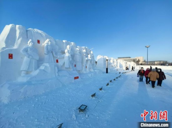 边城呼玛武侠文化周启幕：赏“边塞雪雕”品“江湖美食”