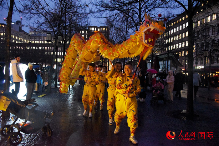 中国驻瑞典大使出席“欢乐春节”十二生肖迎春灯会开幕仪式