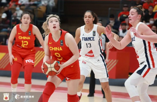 中国女篮战胜波多黎各队，奥运会资格赛喜忧参半
