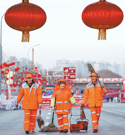 坚守岗位作贡献  凝心聚力共奋进（锦绣中国年）