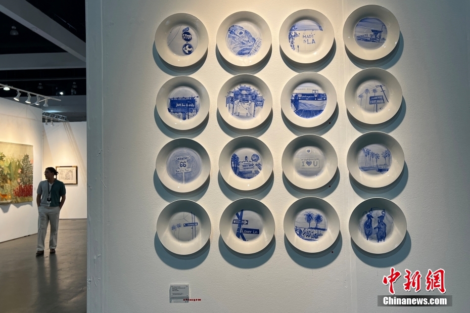 美国洛杉矶艺术展举行 凸显多元文化特色