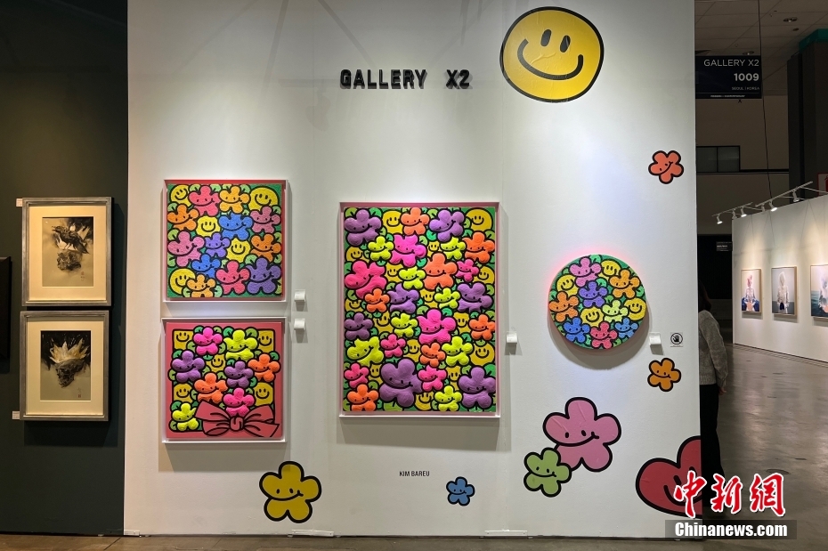 美国洛杉矶艺术展举行 凸显多元文化特色
