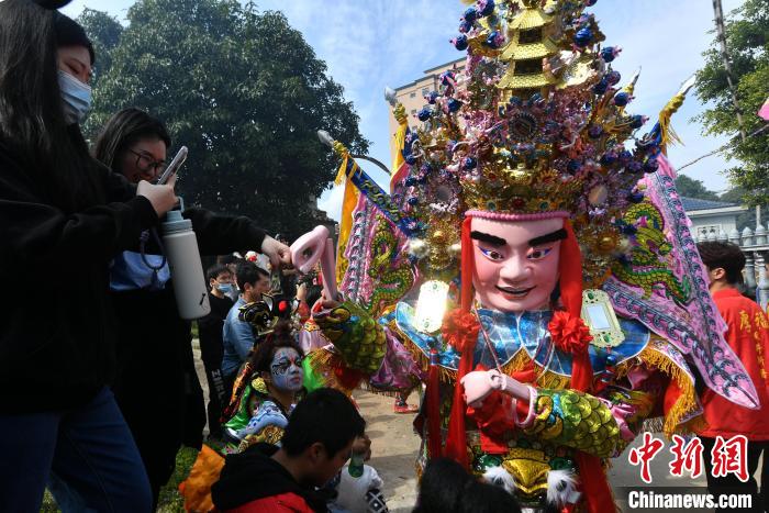 侨乡长乐游神“火”到海外，缘何受欢迎？