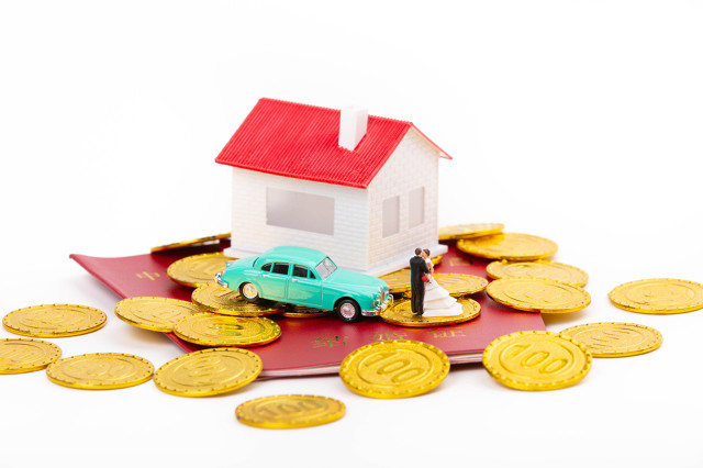 买房产权过户费用?