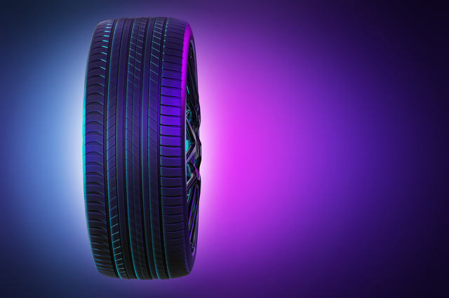 汽车轮胎侧面鼓包能继续用吗?