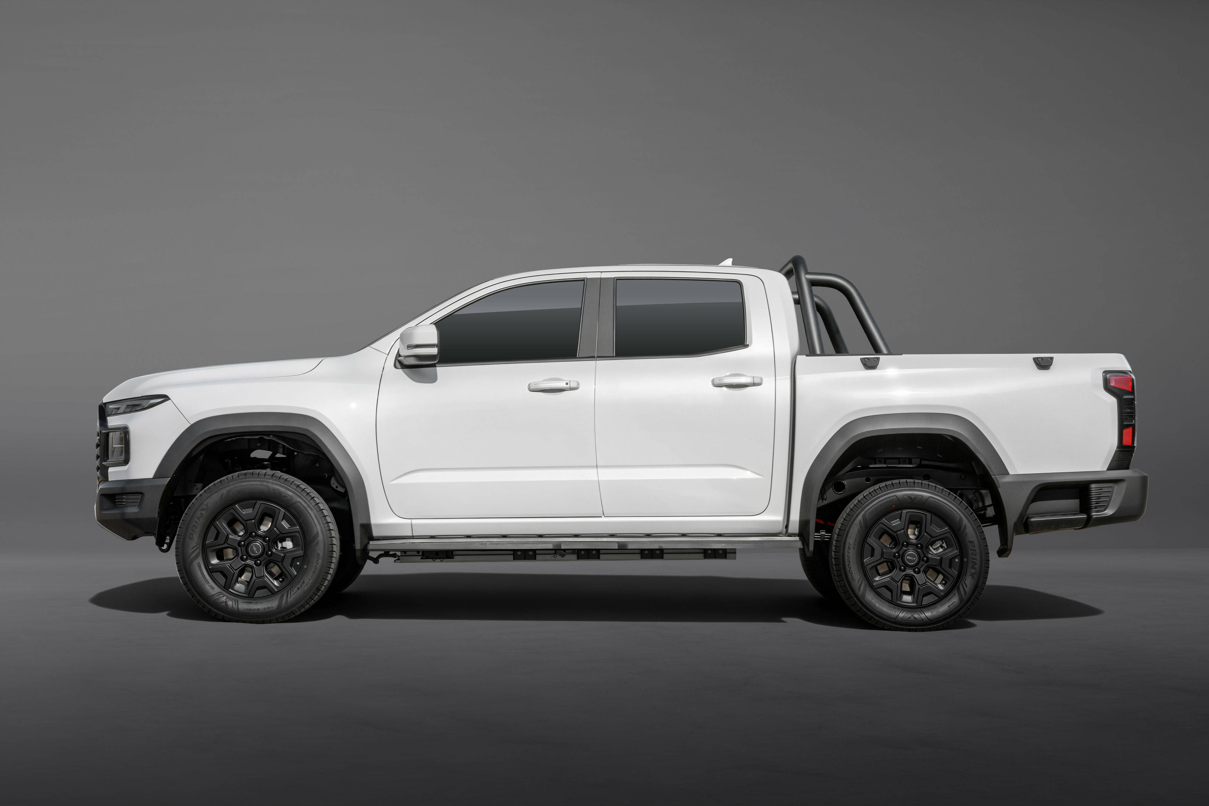 威麟R08 EV：纯电皮卡的“创富务实派”，是否能改写市场游戏规则？