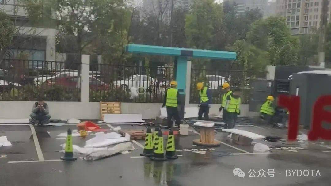 比亚迪第二代兆瓦闪充设施大规模部署：2100KW功率，5分钟补能500公里