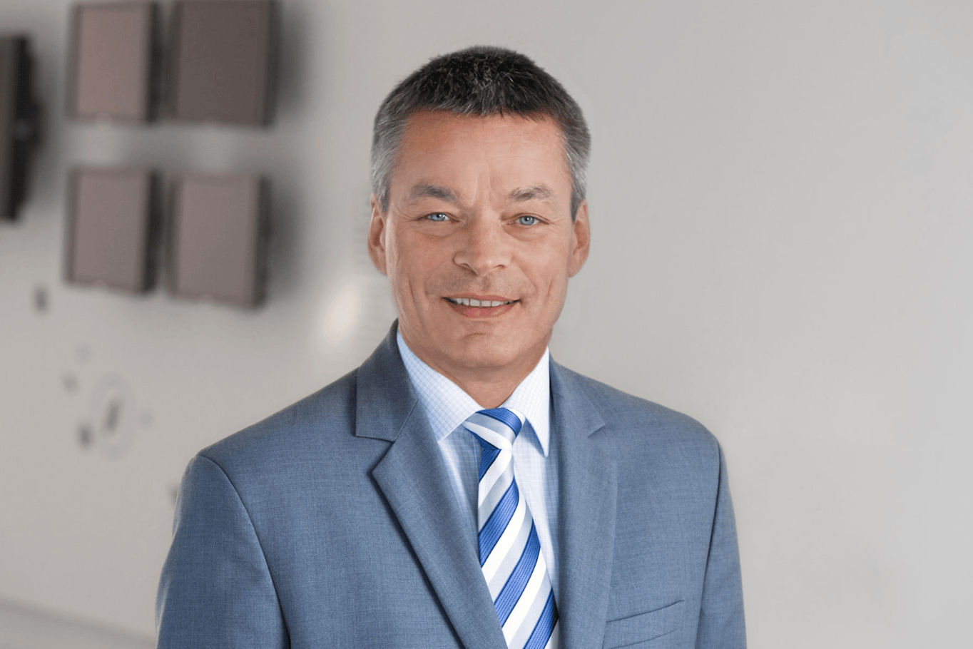 日媒：顶尖光学专家加盟华为，德国制度瓶颈加剧人才外流